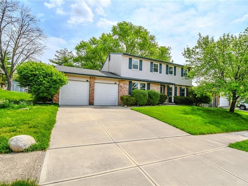 4330 Elmshaven Drive, Fairborn, OH 45424 Photo 2