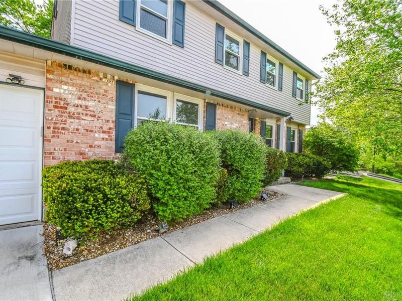 4330 Elmshaven Drive, Fairborn, OH 45424 Photo 3