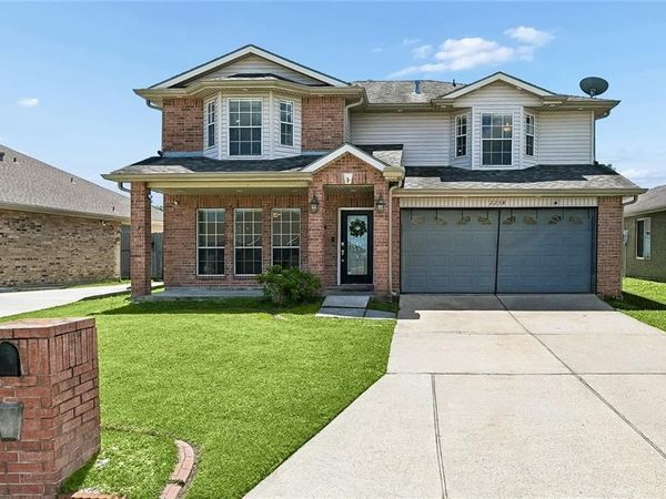 2238 N VILLAGE GREEN Street, Harvey, LA 70058