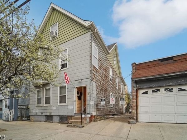 6 4Th St, Passaic, NJ 07055