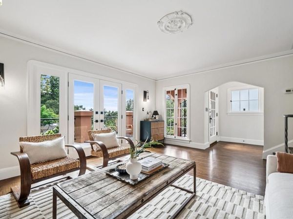 5617 Moraga, Oakland, CA 94611