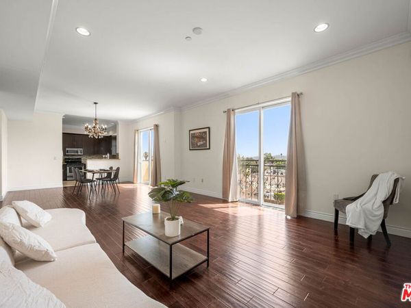 9049 Alcott Street, Unit 401, Los Angeles, CA 90035