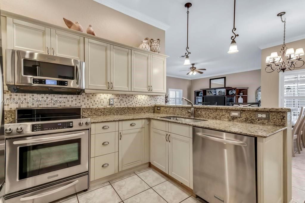 677 NW 129th Way, Pembroke Pines, FL 33028 Photo