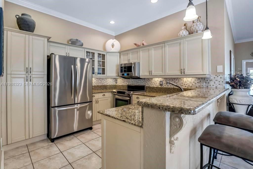 677 NW 129th Way, Pembroke Pines, FL 33028 Photo