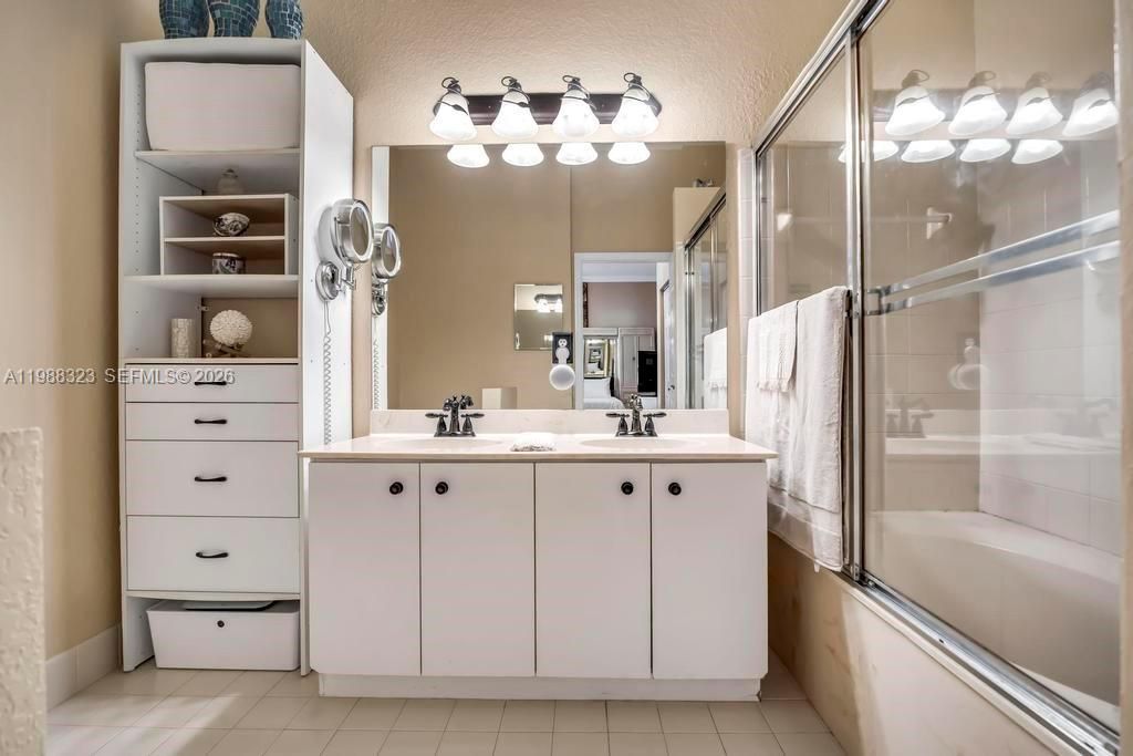 677 NW 129th Way, Pembroke Pines, FL 33028 Photo