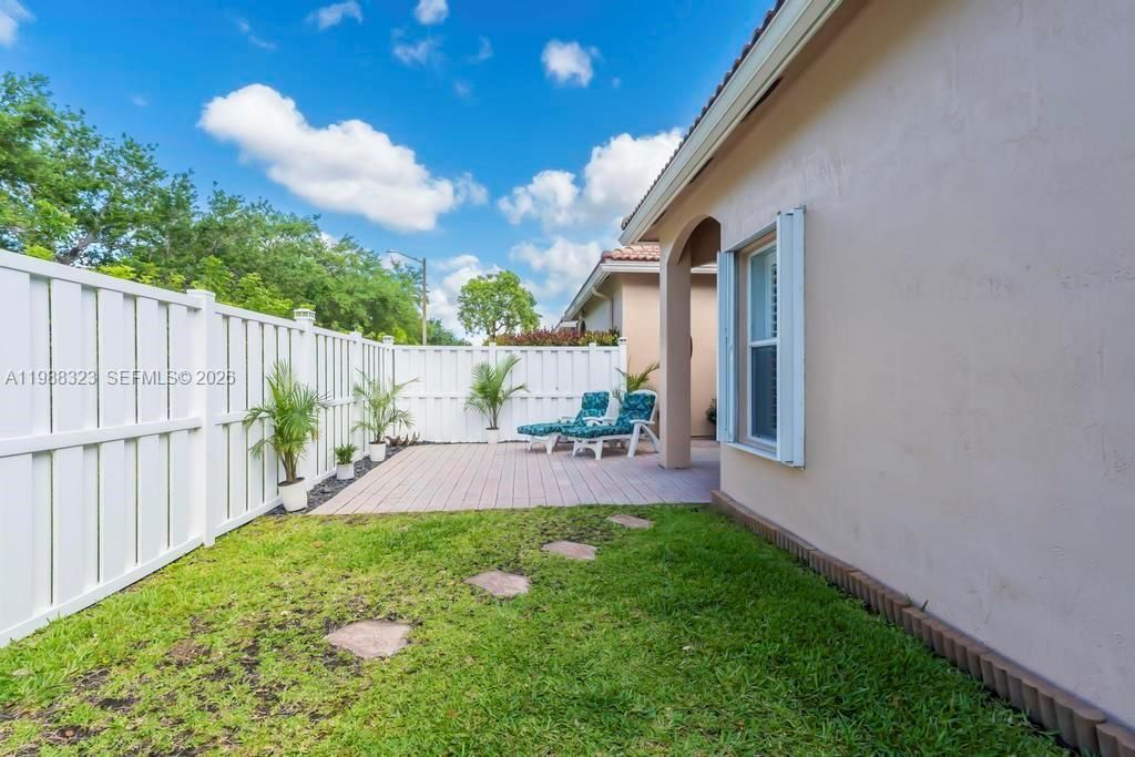 677 NW 129th Way, Pembroke Pines, FL 33028 Photo