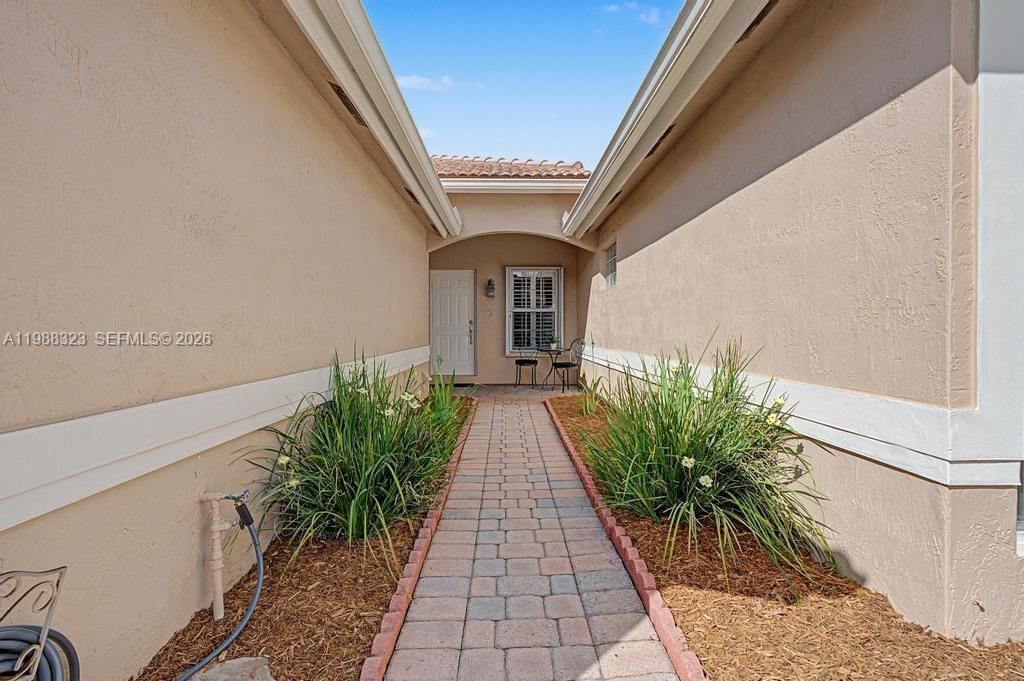 677 NW 129th Way, Pembroke Pines, FL 33028 Photo