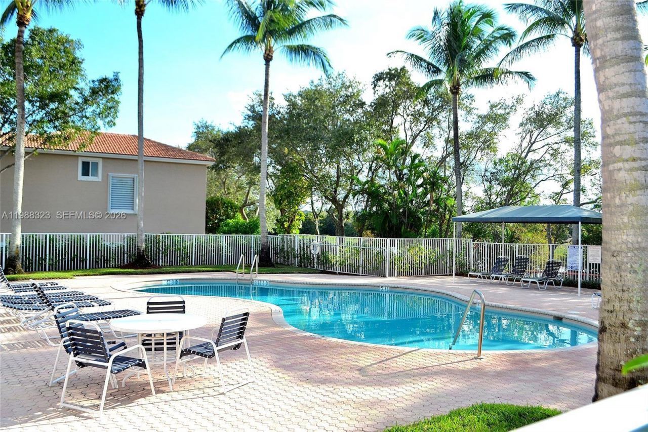 677 NW 129th Way, Pembroke Pines, FL 33028 Photo