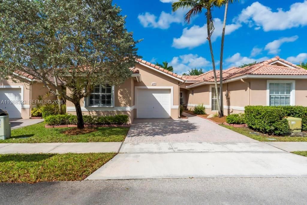 677 NW 129th Way, Pembroke Pines, FL 33028 Photo