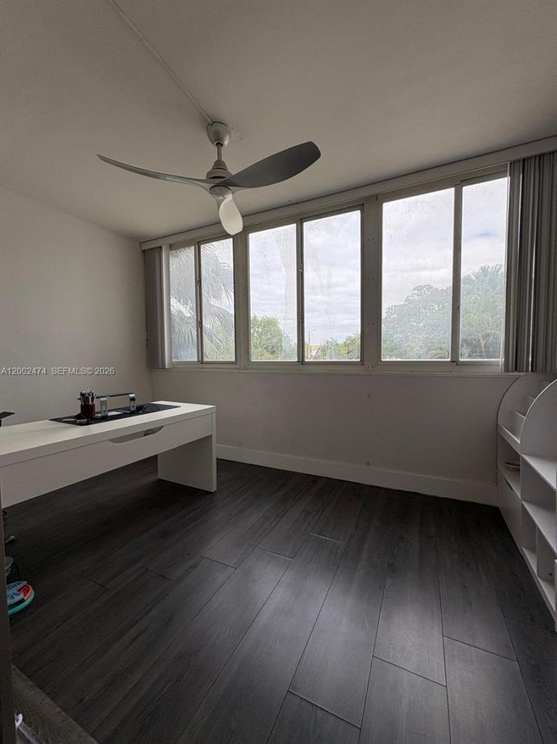 4200 Hillcrest Dr, Unit 208, Hollywood, FL 33021 Photo