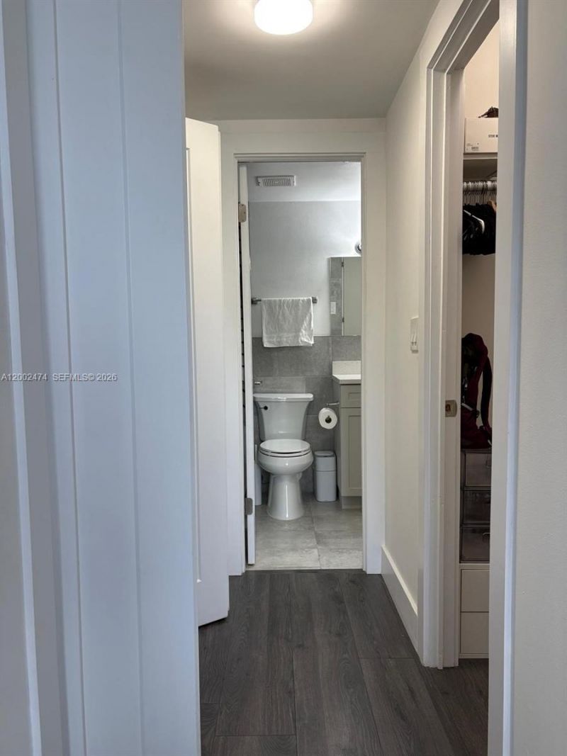 4200 Hillcrest Dr, Unit 208, Hollywood, FL 33021 Photo