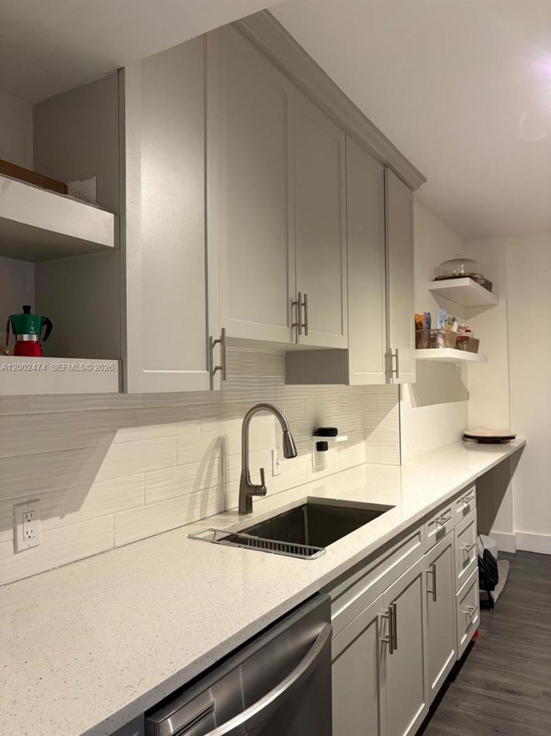 4200 Hillcrest Dr, Unit 208, Hollywood, FL 33021 Photo