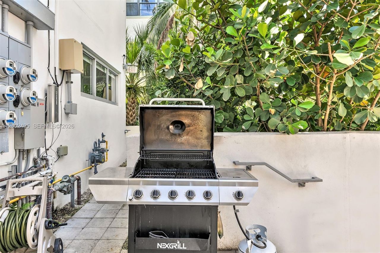 940 Michigan Ave, Unit 4, Miami Beach, FL 33139 Photo