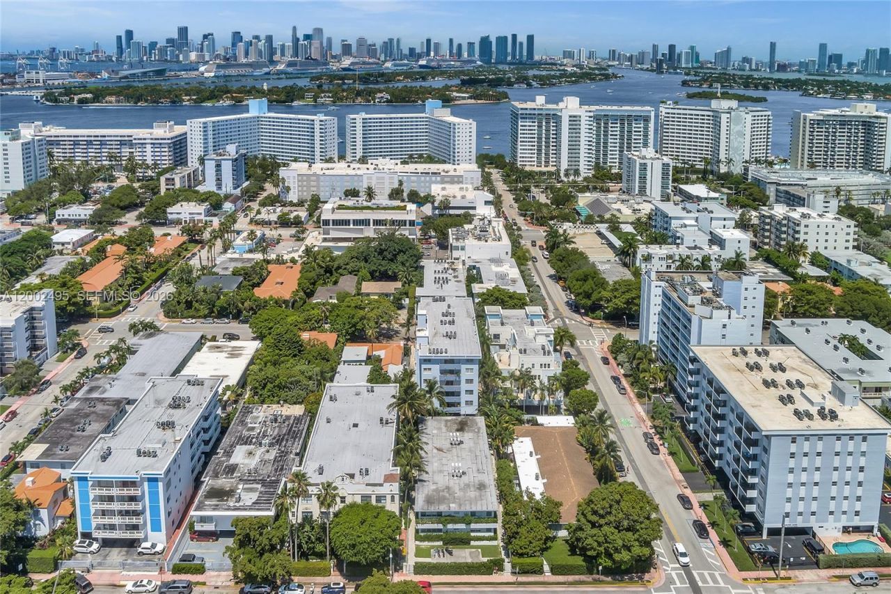 940 Michigan Ave, Unit 4, Miami Beach, FL 33139 Photo