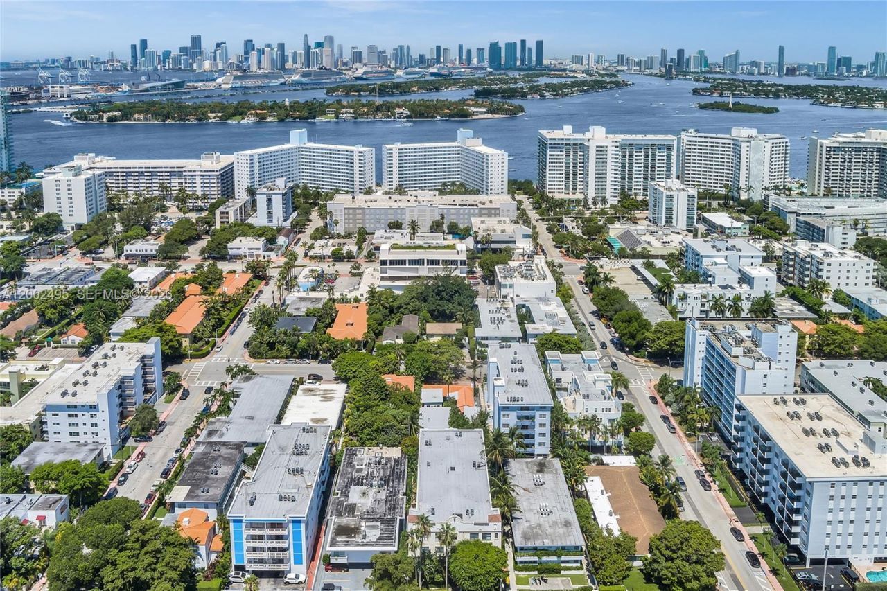 940 Michigan Ave, Unit 4, Miami Beach, FL 33139 Photo