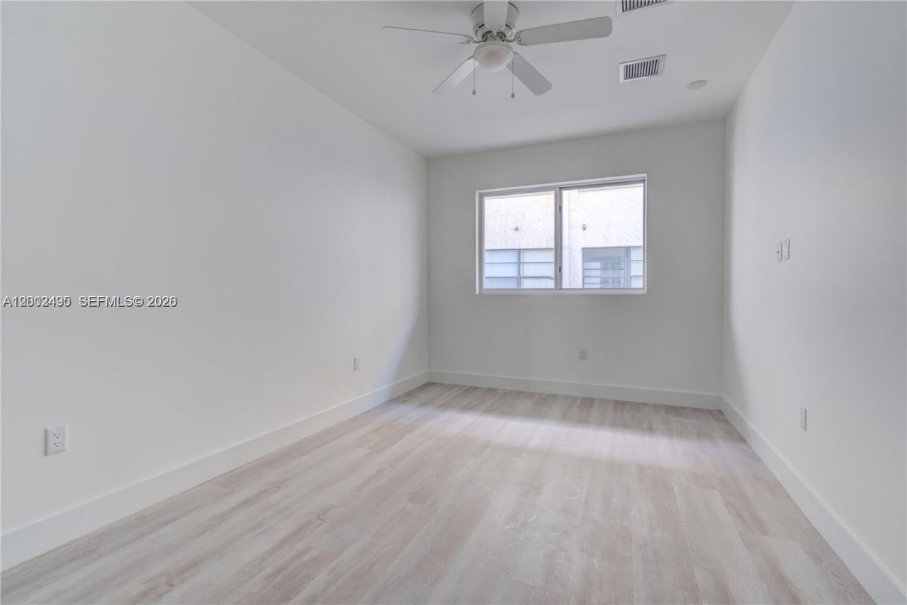 940 Michigan Ave, Unit 4, Miami Beach, FL 33139 Photo