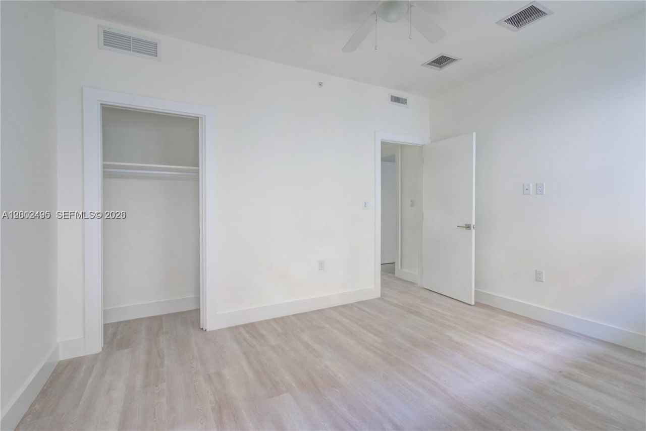 940 Michigan Ave, Unit 4, Miami Beach, FL 33139 Photo