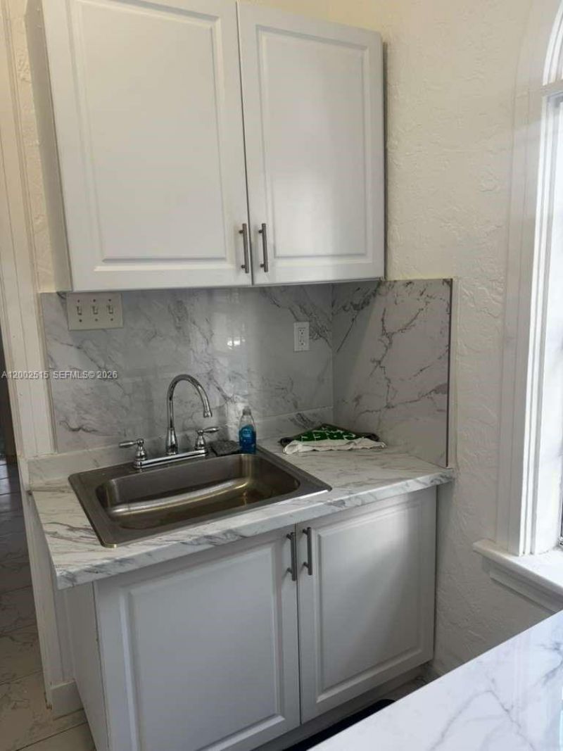 5629 SW 7th St, Miami, FL 33134 Photo