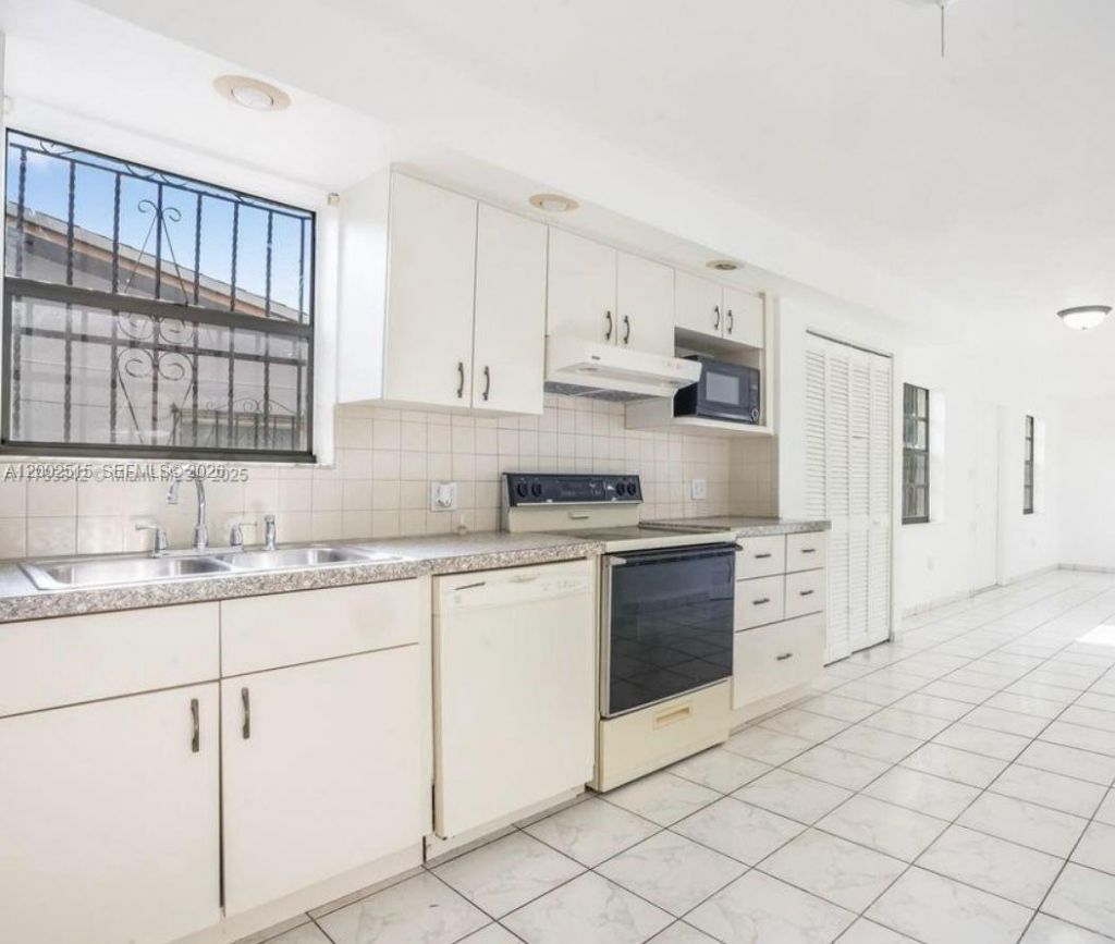 5629 SW 7th St, Miami, FL 33134 Photo