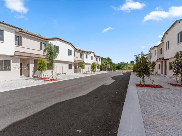 420 SW 1st St, Unit 1, Florida City, FL 33034