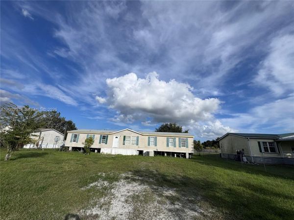 866 NE 104 , Okeechobee, FL 34972