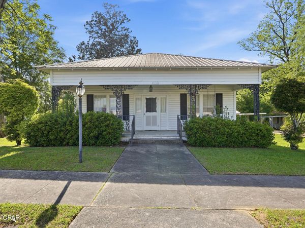 409 S Depot Street , Bonifay, FL 32425