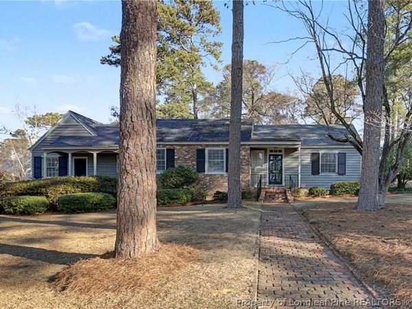 1610 Twin Oak Drive, Fayetteville, NC 28305