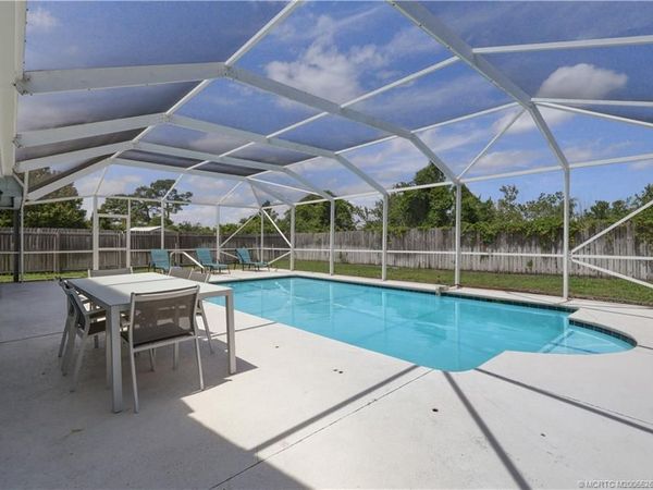 1338 SE Buckingham Terrace, Port St Lucie, FL 34952