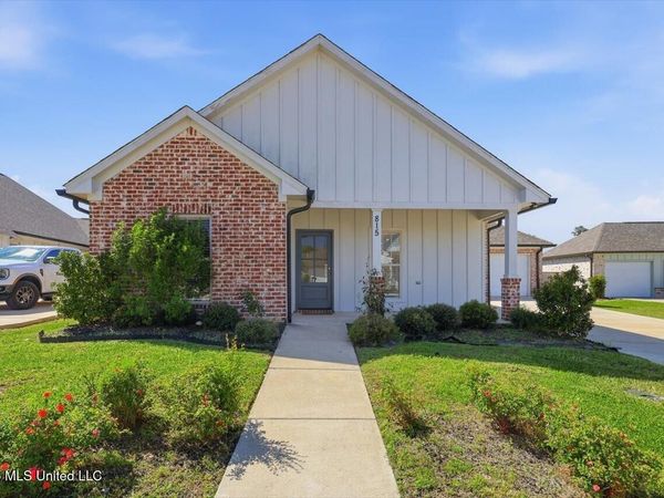 815 Long Leaf Circle, Brandon, MS 39042