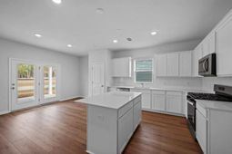 869 Meadowbrook Lane photo 4