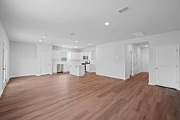 869 Meadowbrook Lane photo 4