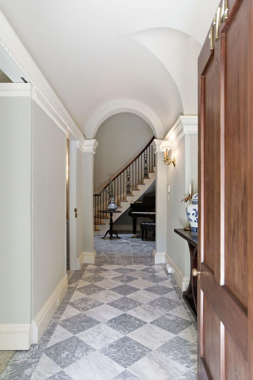 174 N Shelmore Boulevard Photo 4