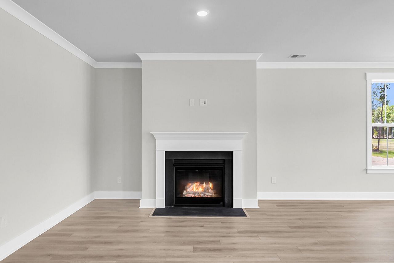 607 Crosswick Street Photo 13