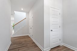 607 Crosswick Street photo 4