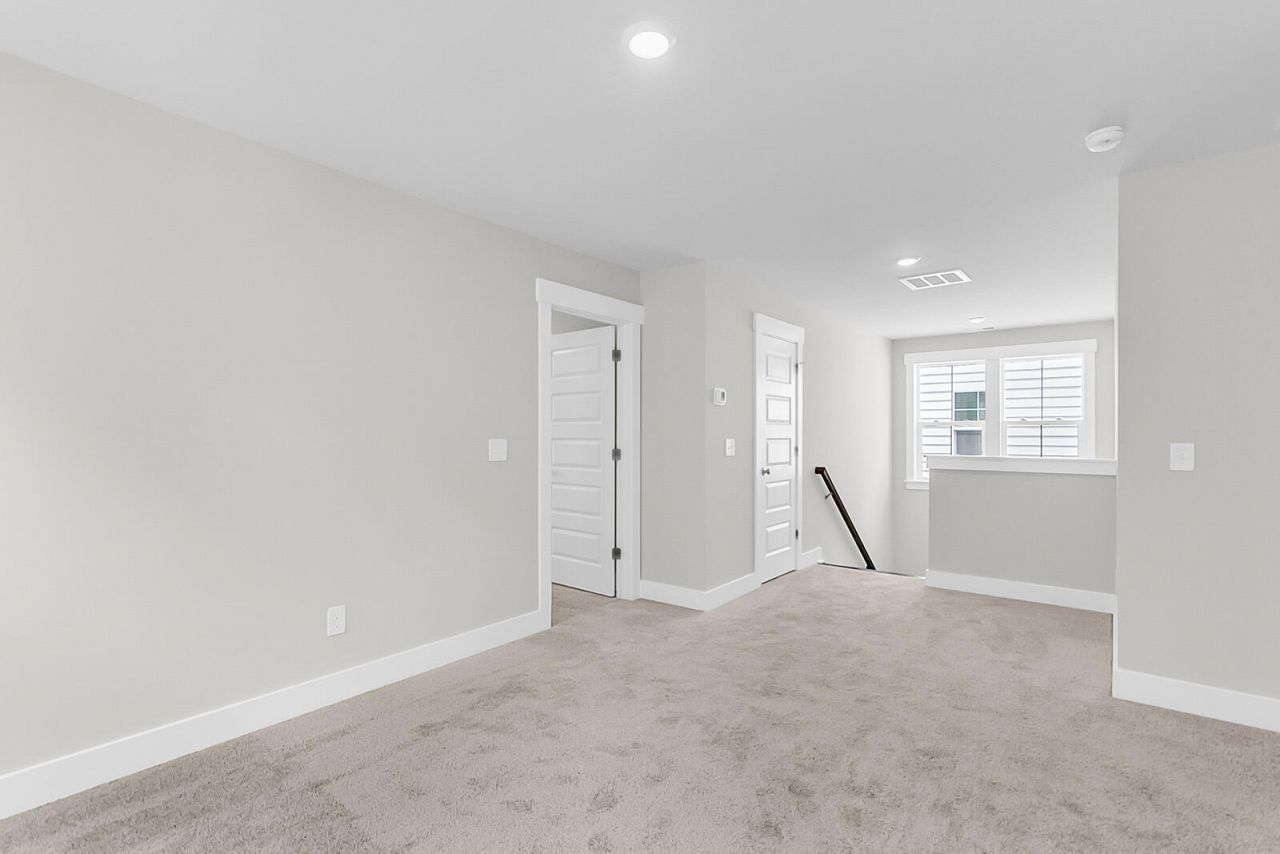 607 Crosswick Street Photo 23