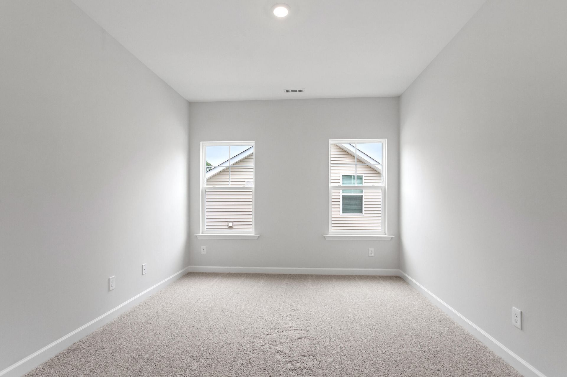 607 Crosswick Street Photo 23