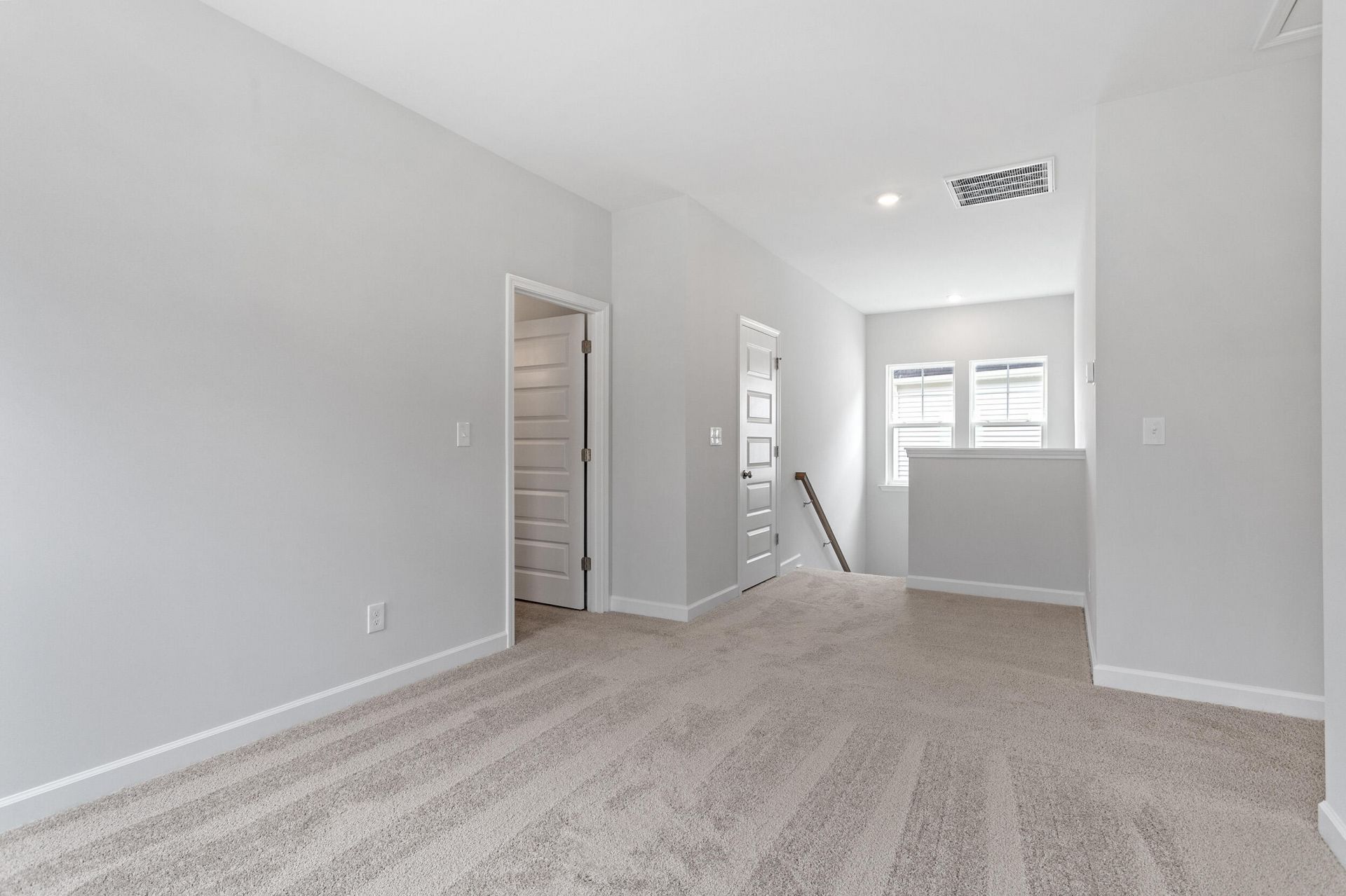 607 Crosswick Street Photo 24