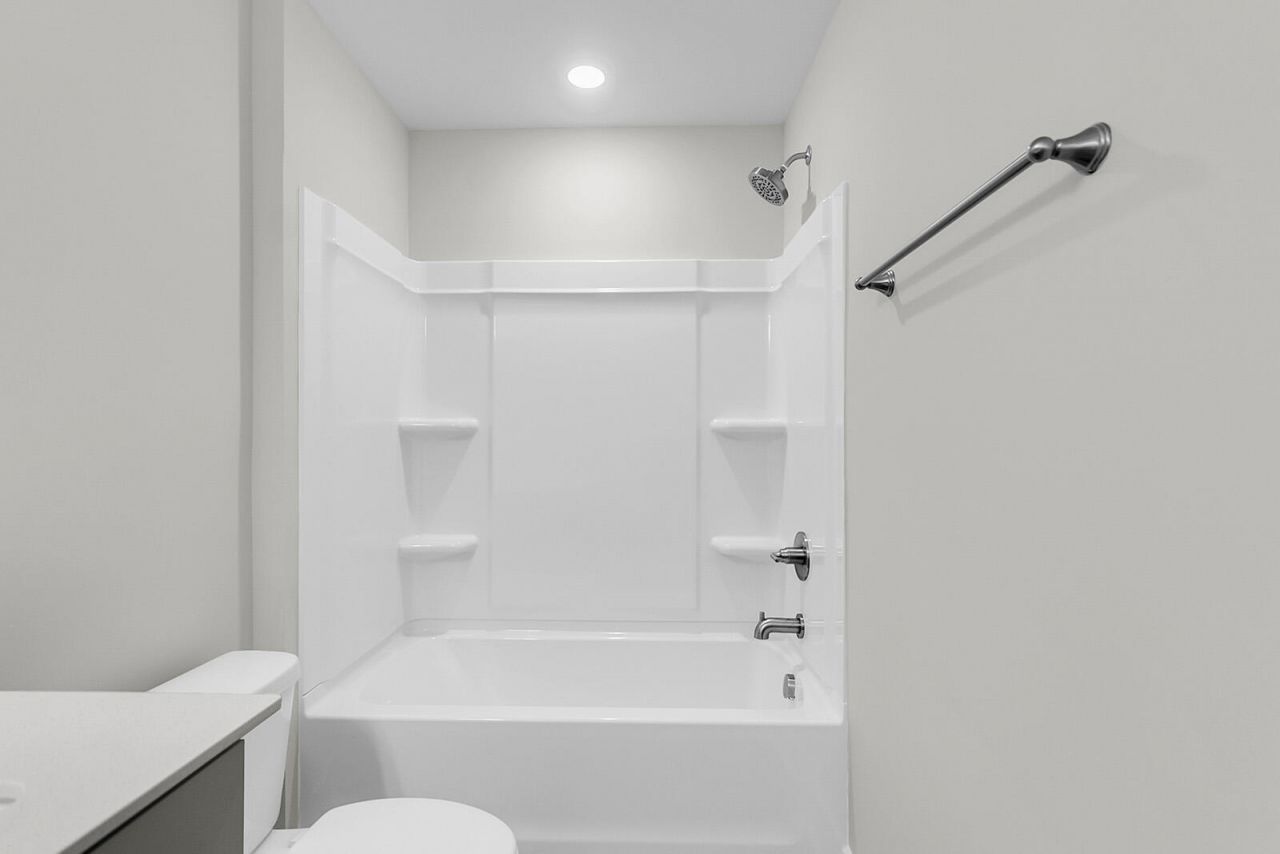 607 Crosswick Street Photo 25