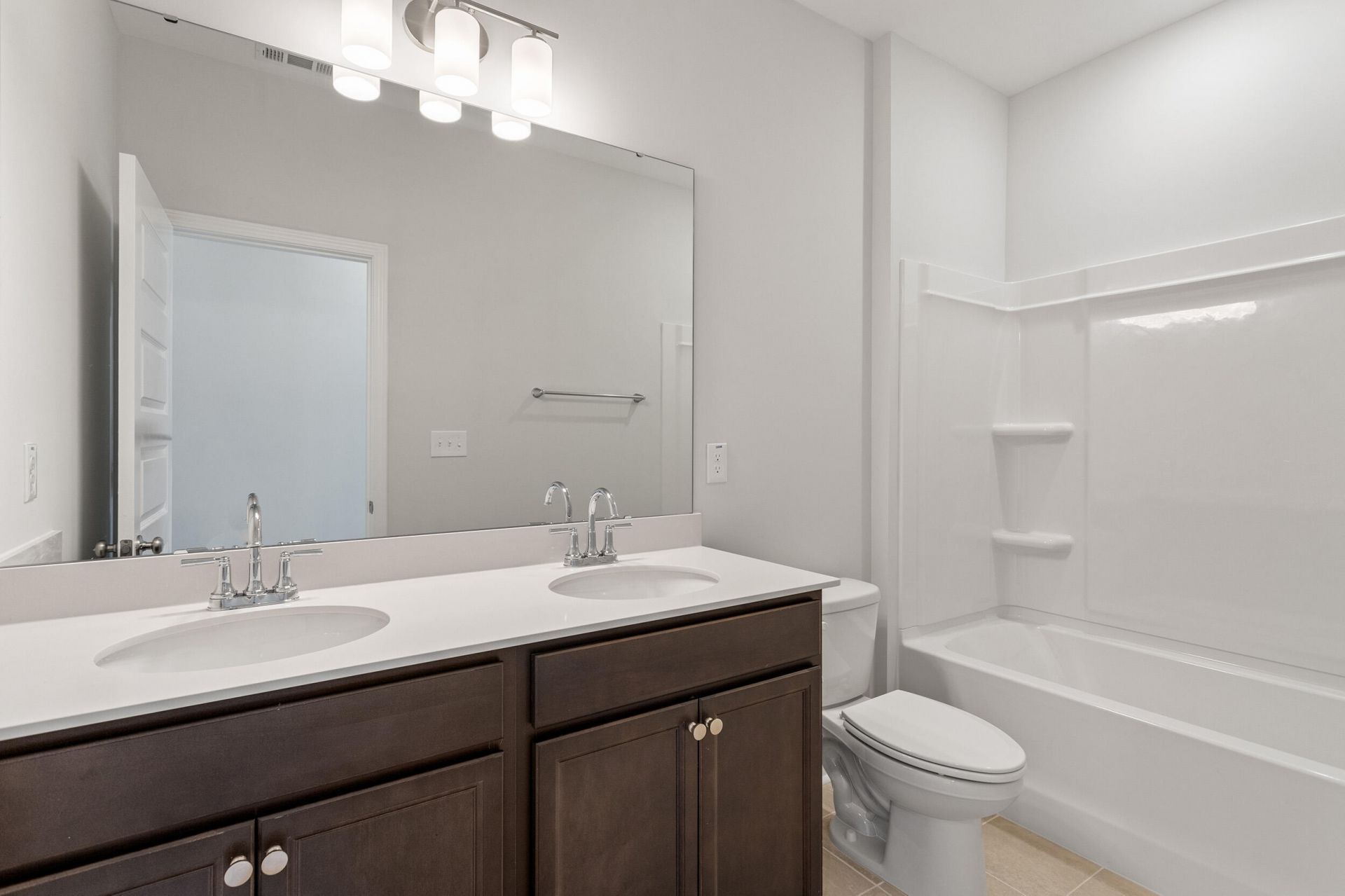 607 Crosswick Street Photo 27