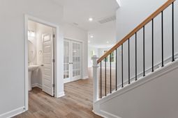 607 Crosswick Street photo 4