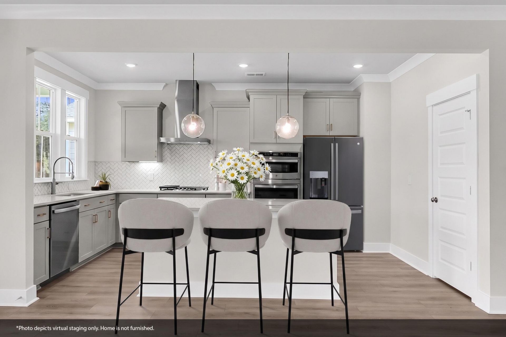607 Crosswick Street Photo 4