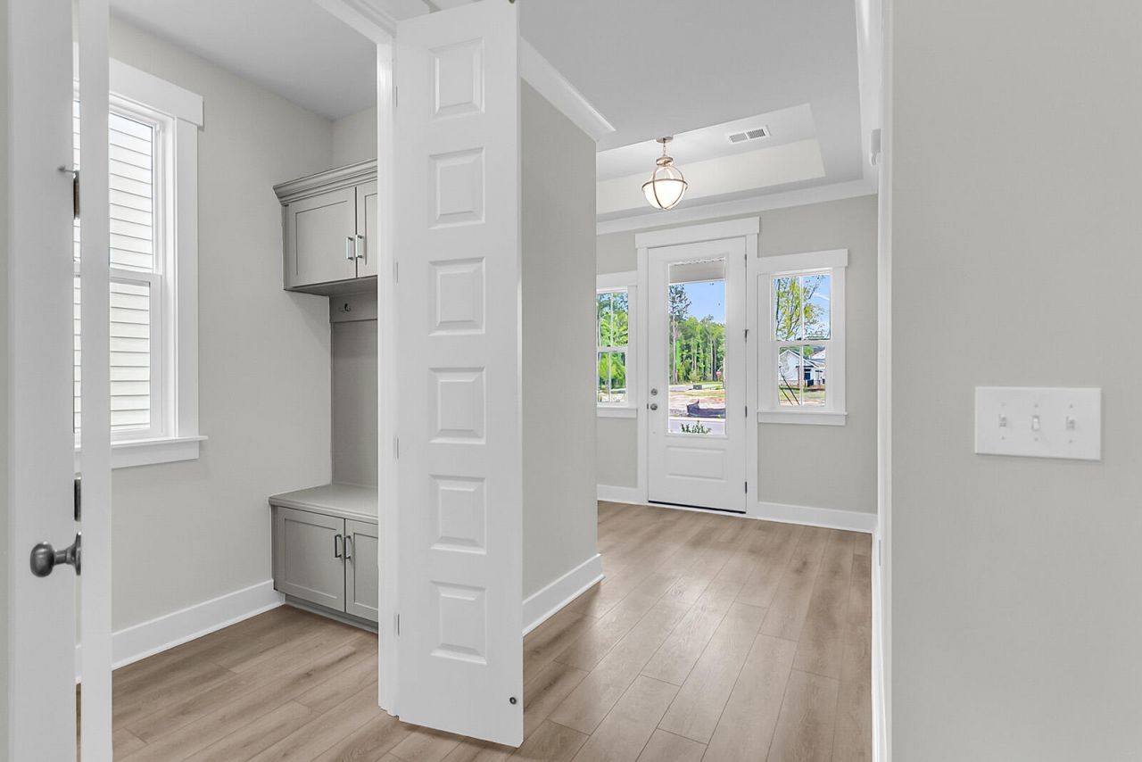 607 Crosswick Street Photo 4
