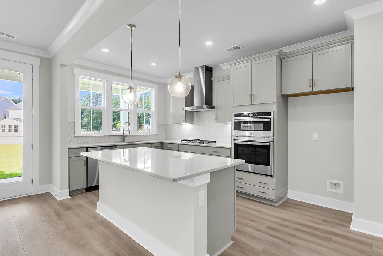 607 Crosswick Street Photo 6
