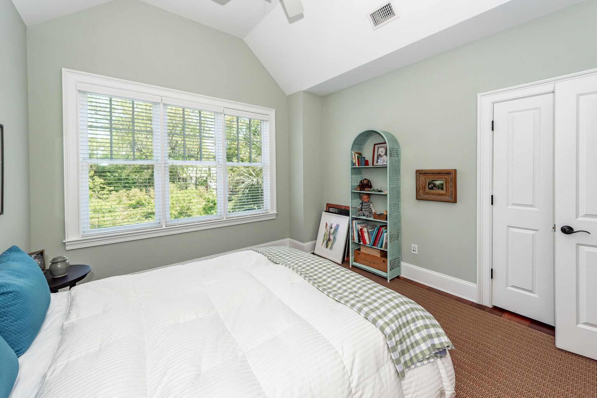 599 Two Mile Run Photo 46