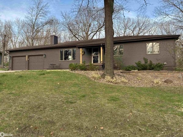 4006 Sycamore Drive, Mount Pleasant, IA 52641