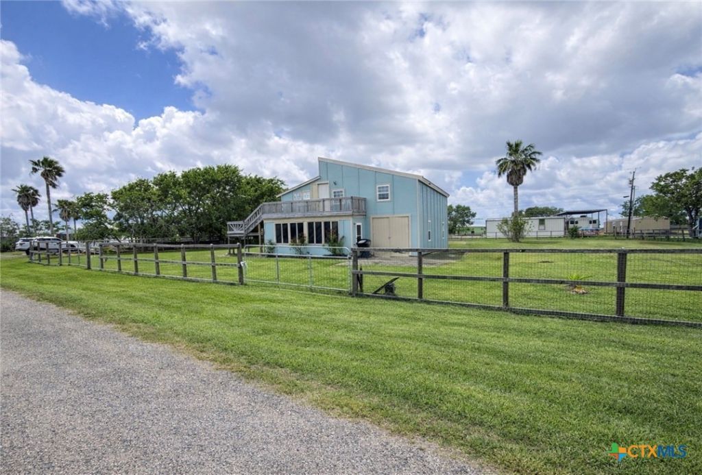 488 Alamo Beach Avenue, Port Lavaca, TX 77979 Main Photo