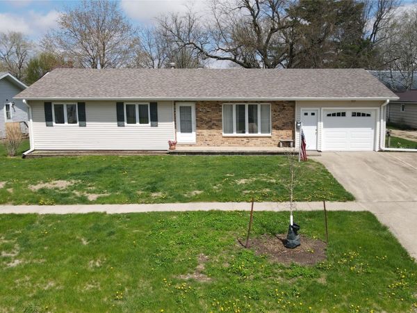 412 W 3rd Street , Tipton, IA 52772