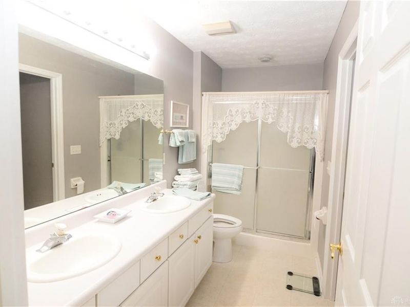 194 Villa Pointe Drive, Springboro, OH 45066 Photo 27