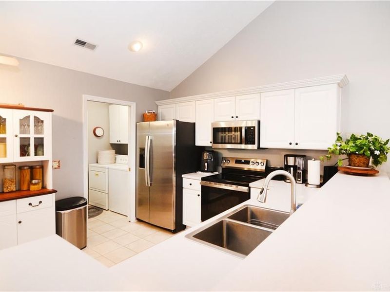 194 Villa Pointe Drive, Springboro, OH 45066 Photo 6