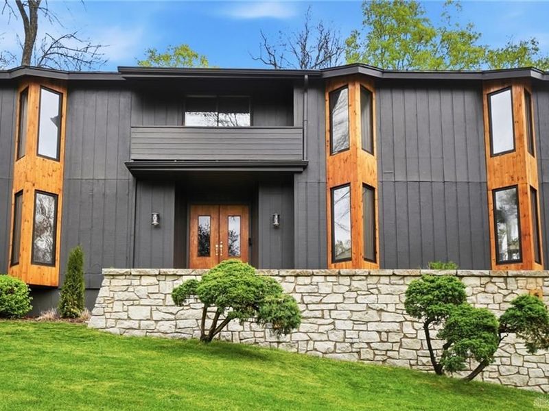 5082 Jameswood Circle, Kettering, OH 45429 Photo 2